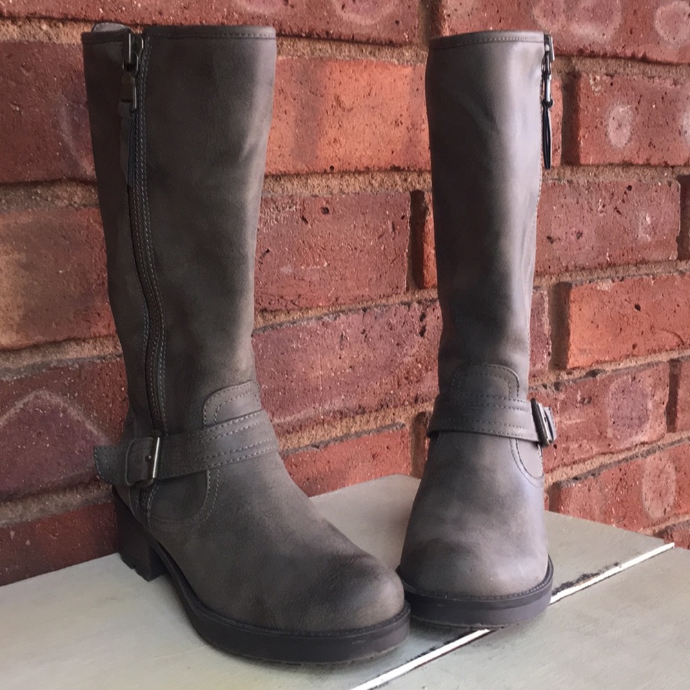 White mountain knees high boots